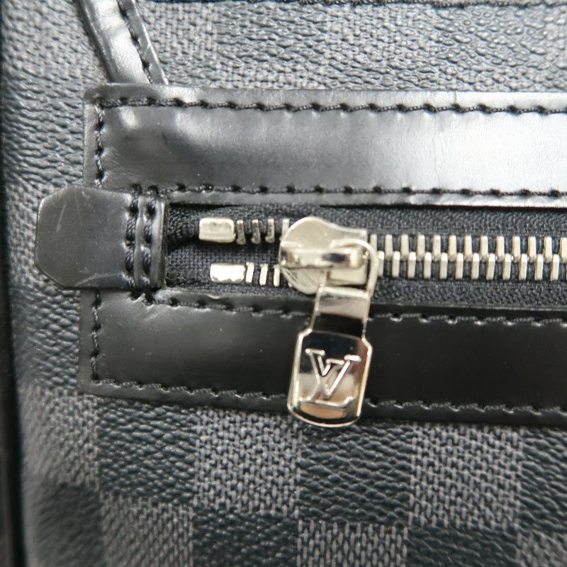 LOUIS VUITTON Damier Graphite Daniel MM Messenger Bag