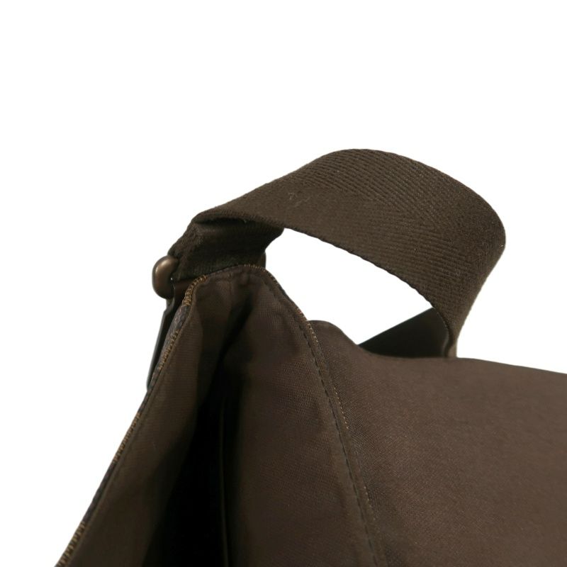LOUIS VUITTON Damier Ebene District Messenger Bag