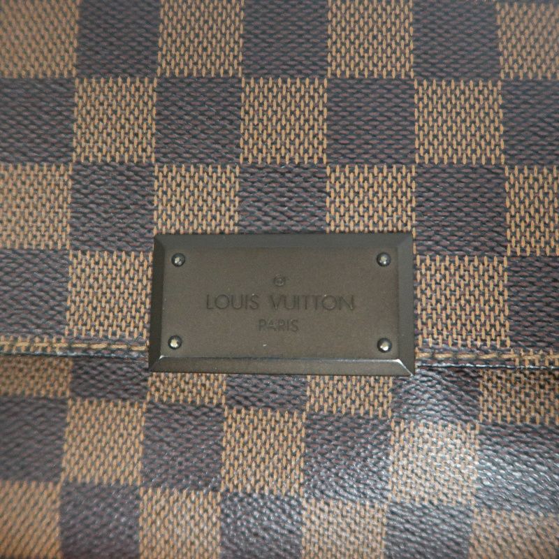 LOUIS VUITTON Damier Ebene District Messenger Bag