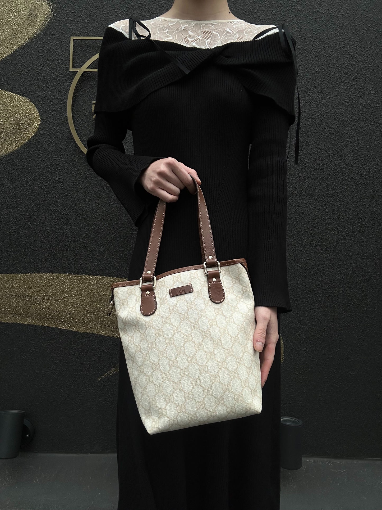 GUCCI GG Canvas Tote Bag Canvas With Leather Trim Beige/Brown Tote Bag Beige With Brown Leather Trim And Gold Hardware