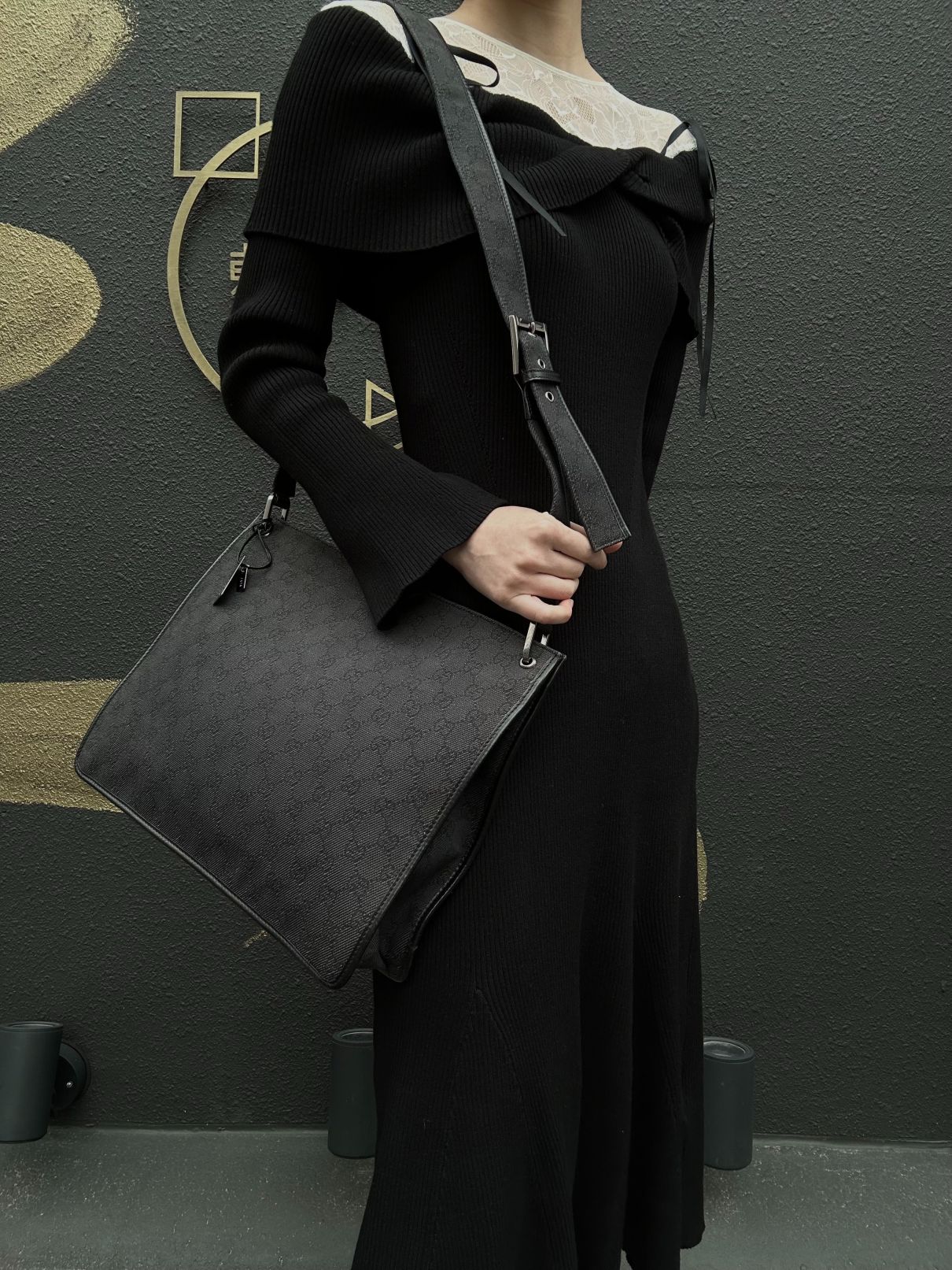 GUCCI GG Canvas Shoulder Bag Black