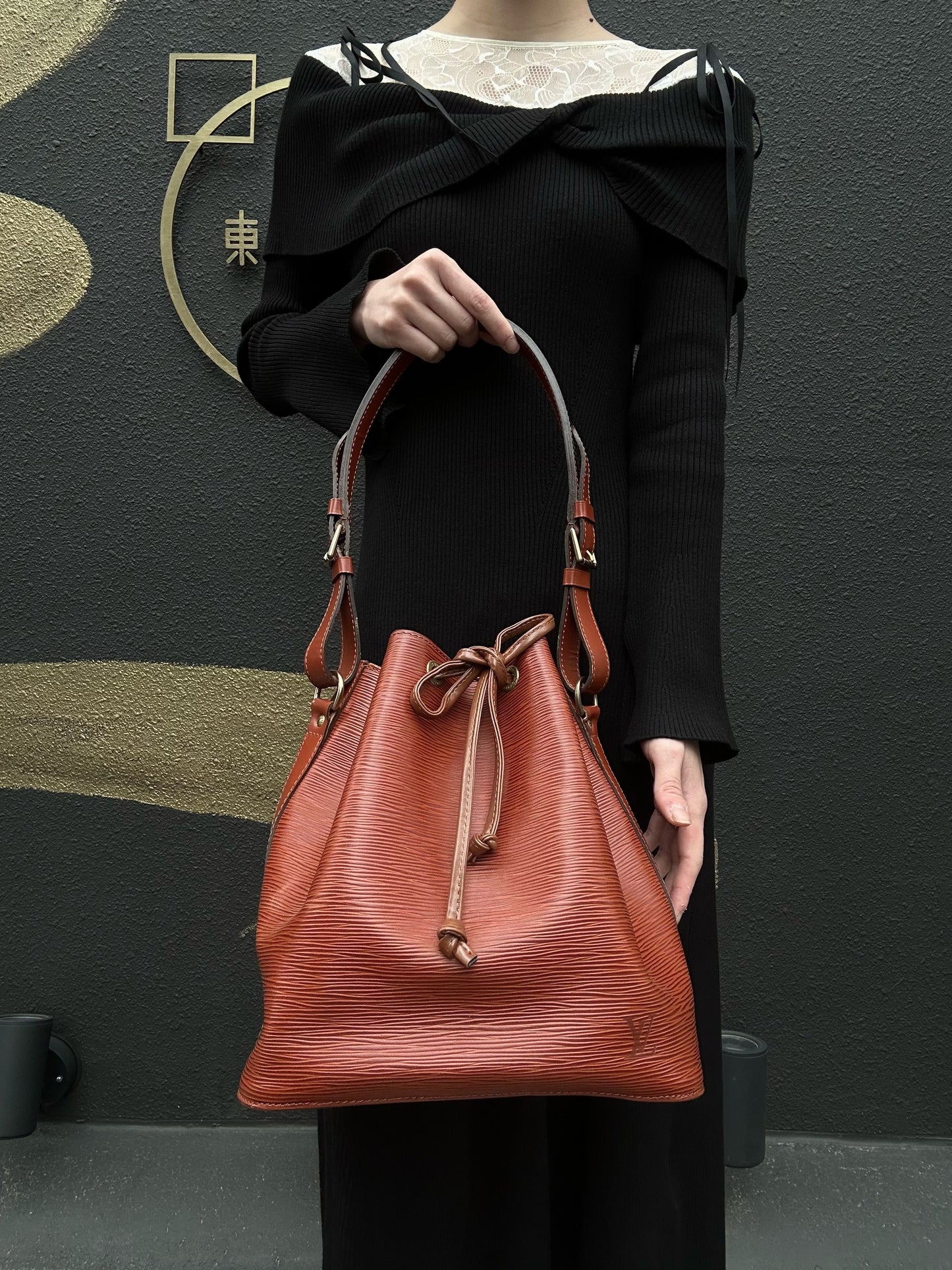 LOUISVUITTON Red Epi PVC Drawstring Bucket Shoulder   Handbag