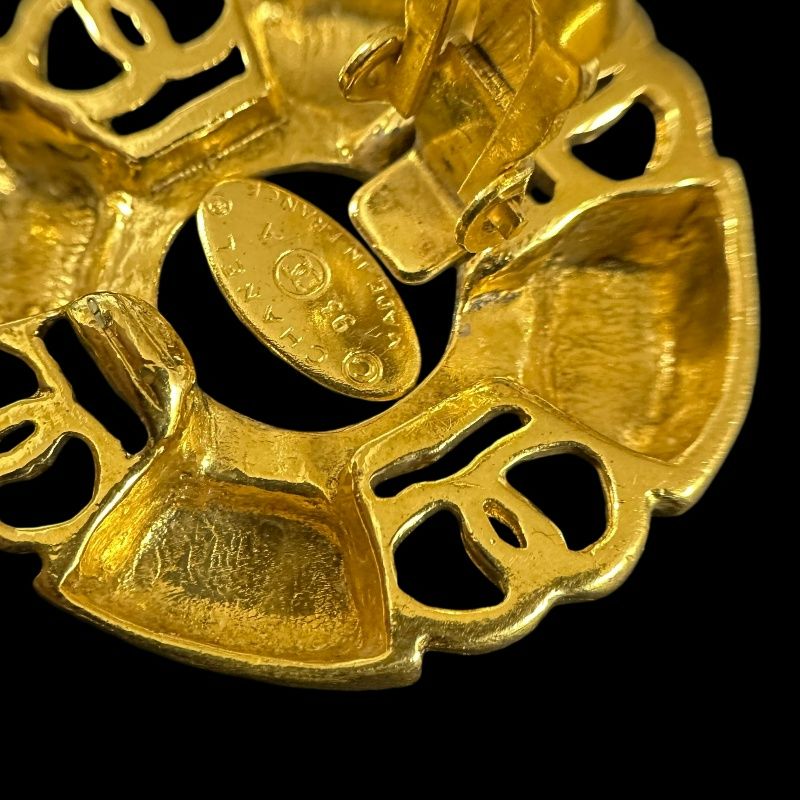 CHANEL Gold-tone Metal Fittings, Black Accent, Gold Alloy Logo Ear Clips