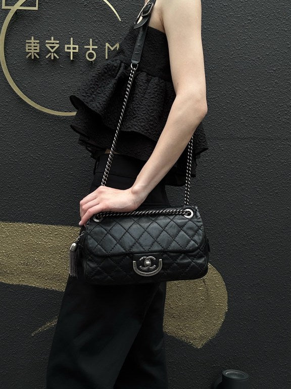 CHANEL Matelasse Lambskin Shoulder Bag Black Gold Hardware