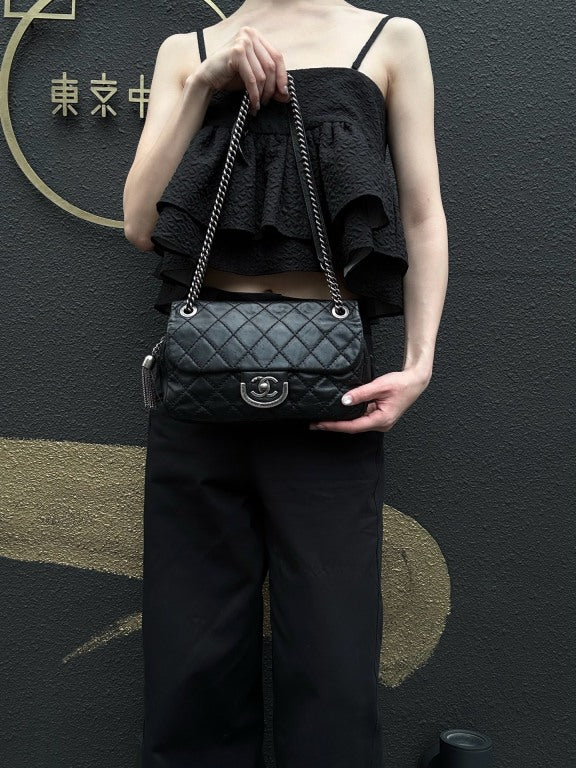 CHANEL Matelasse Lambskin Shoulder Bag Black Gold Hardware