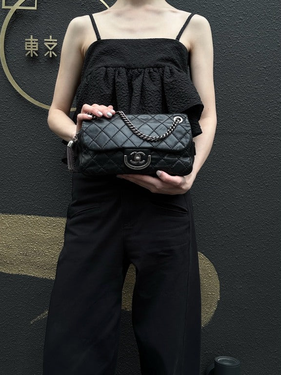 CHANEL Matelasse Lambskin Shoulder Bag Black Gold Hardware