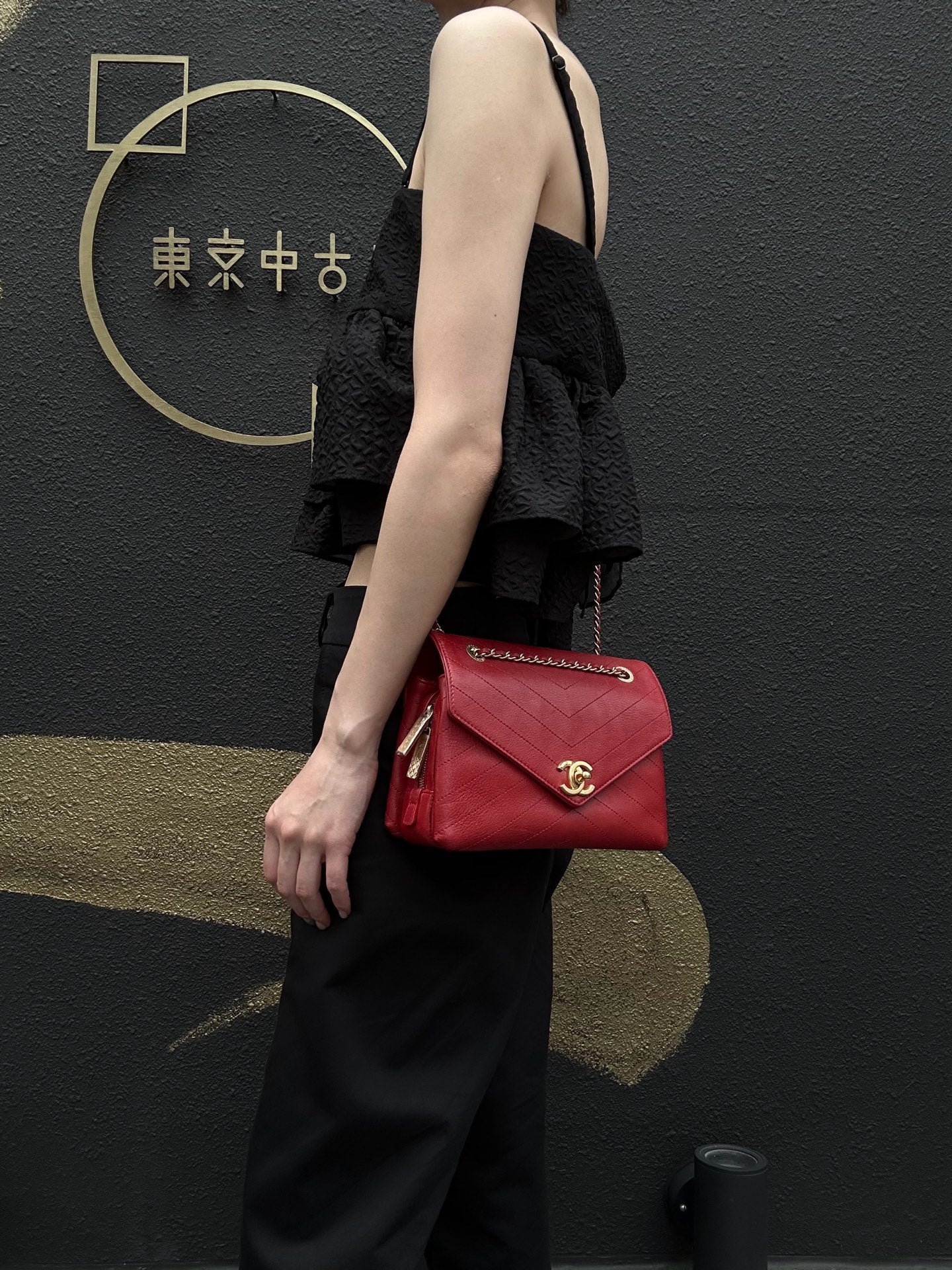CHANEL Chevron Calfskin Envelope Shoulder Bag Red Gold Hardware