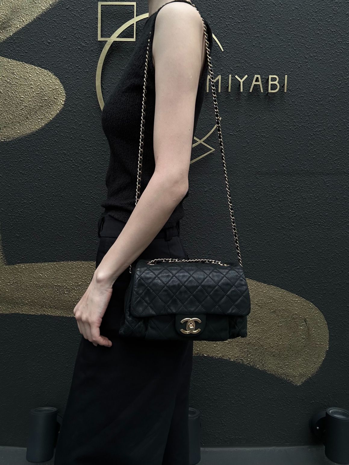 CHANEL Matelassé Calfskin Shoulder Bag Black Gold-Tone Hardware