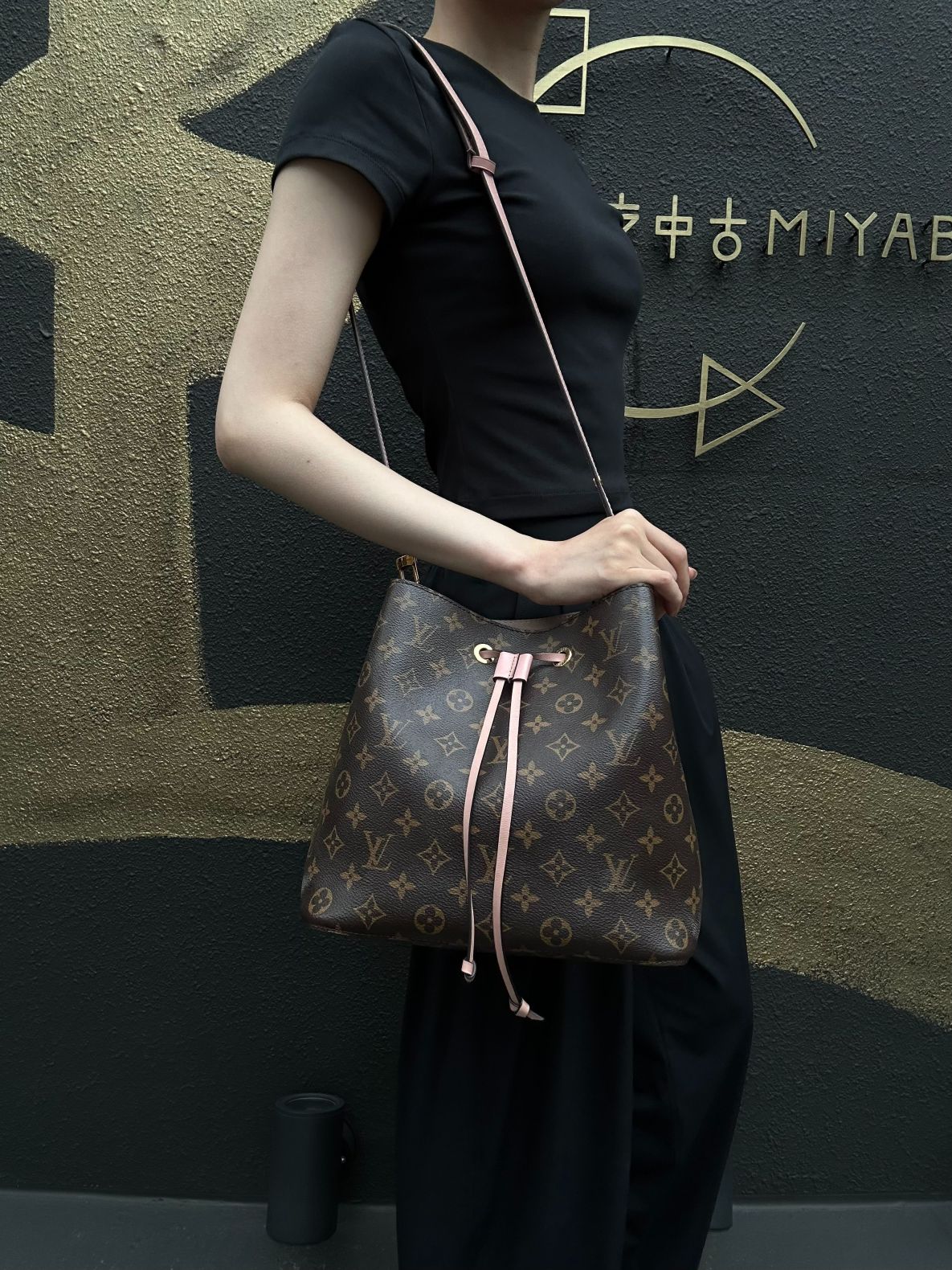 LOUIS VUITTON LV NeoNoe Monogram Shoulder Bag Brown/Pink PVC
