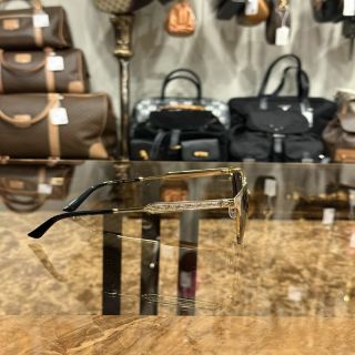 GUCCI Black Resin Round-frame Sunglasses With Gold Frame, Comes With Original Case (Case Has Stains）