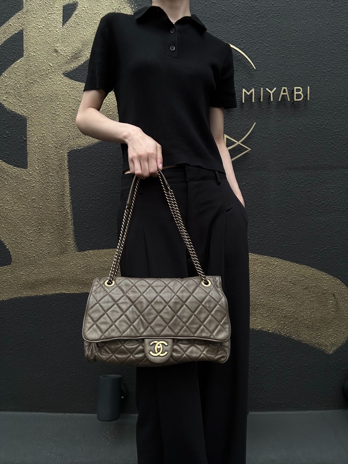 CHANEL Classic Flap CF Calfskin Shoulder Bag Gold Brown Gold-Tone Hardware