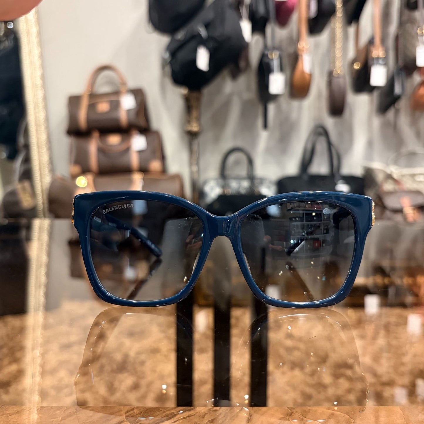 ALENCIAGA Sunglasses Eyewear 57□16-145 Black Frame Gradient Gray Lens Cat Eye Case & Cloth
