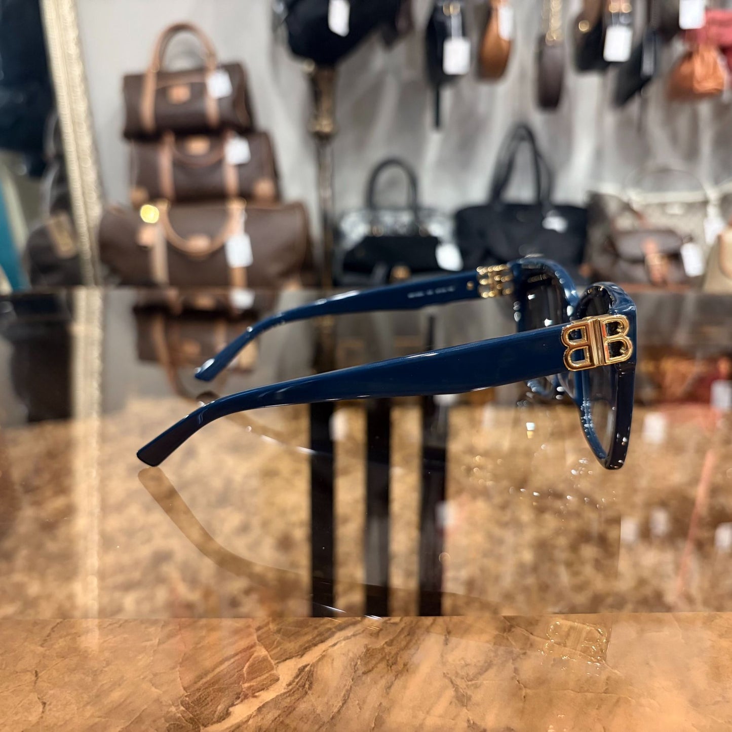 ALENCIAGA Sunglasses Eyewear 57□16-145 Black Frame Gradient Gray Lens Cat Eye Case & Cloth