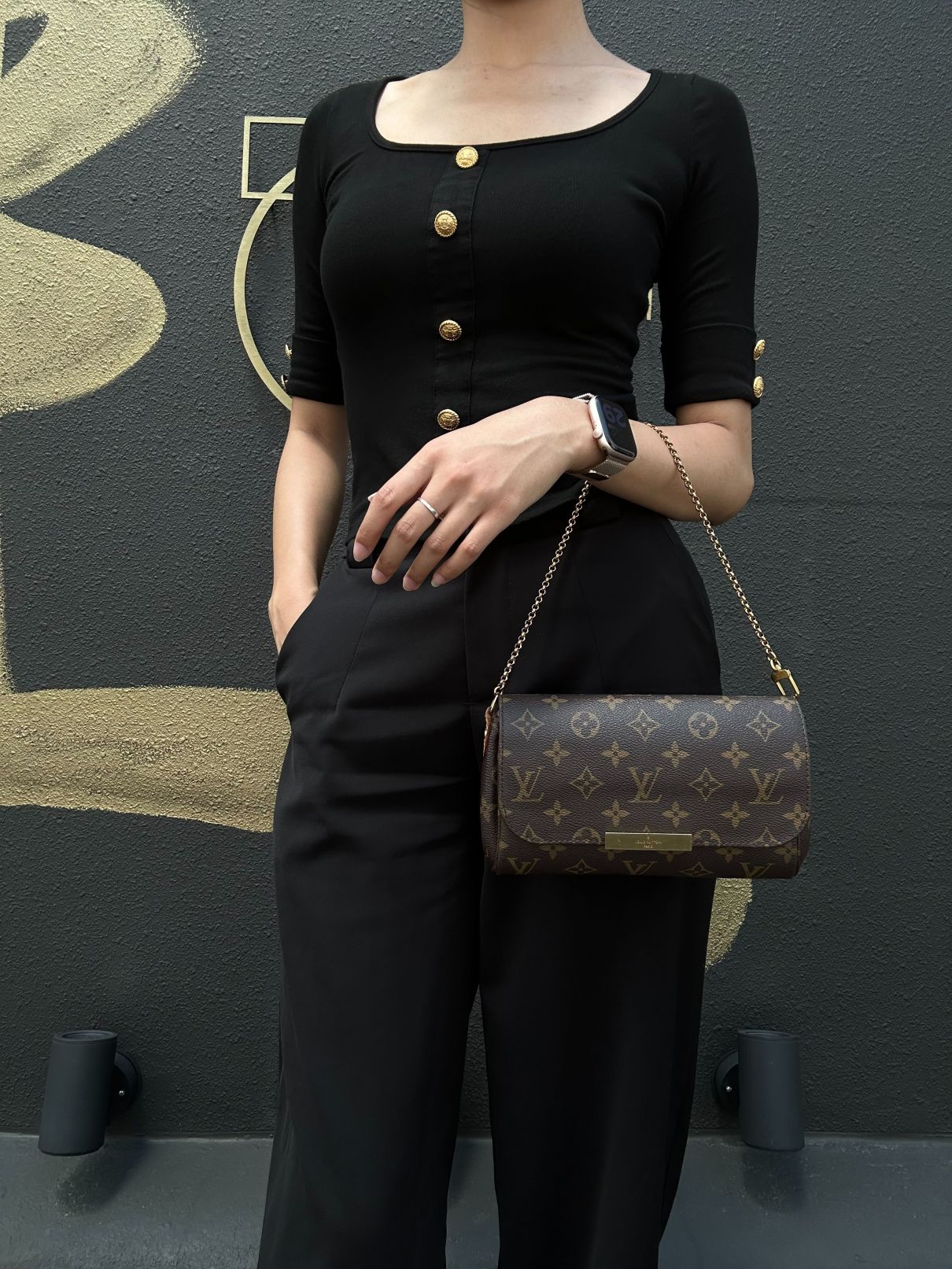 LOUIS VUITTON Monogram Favorite MM Chain ShoulderBAG　 with Shoulder Strap   Gold Hardware