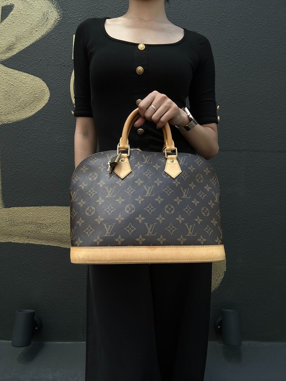 LOUIS VUITTON Monogram  Alma Dome Handbag  Brown Padlock And twoKeys