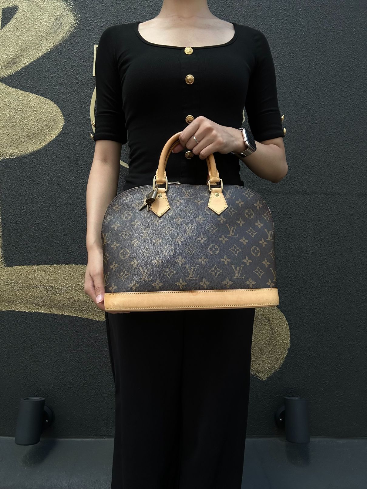 LOUIS VUITTON Monogram  Alma Dome Handbag  Brown Padlock And twoKeys