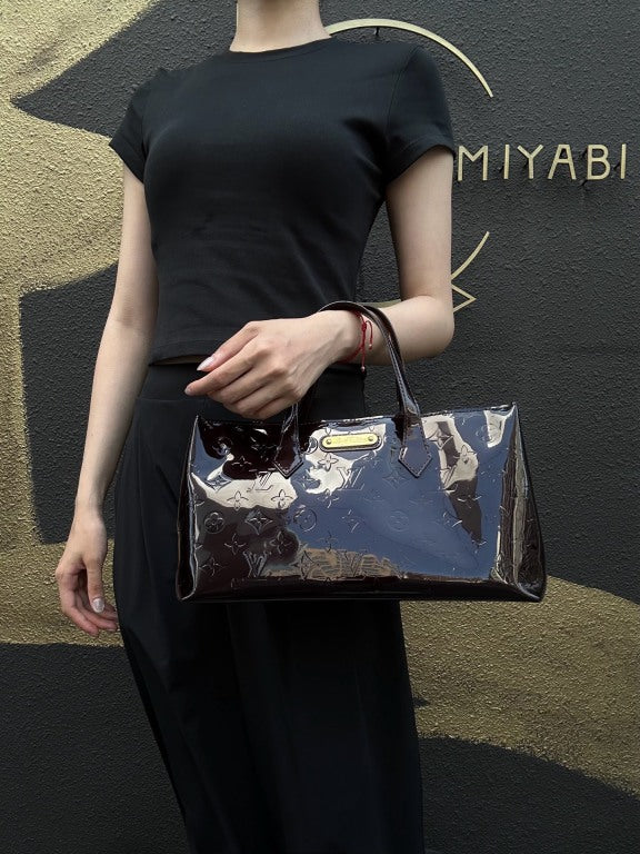 LOUIS VUITTON Vernis Leather Wilshire PM Handbag  Dark Purple Gold Hardware