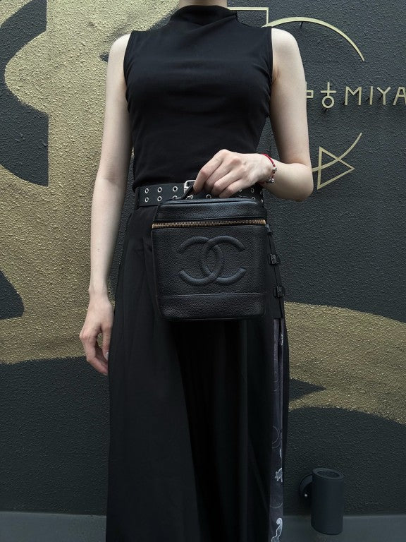 CHANEL Embossed CC Coco Logo Caviar Leather Vanity Bag 　Black 　Gold Hardware