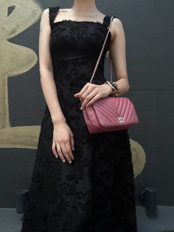 CHANEL Chevron V-stitch Red Calfskin Leather Flap Chain Crossbody Bag With Gold Hardware