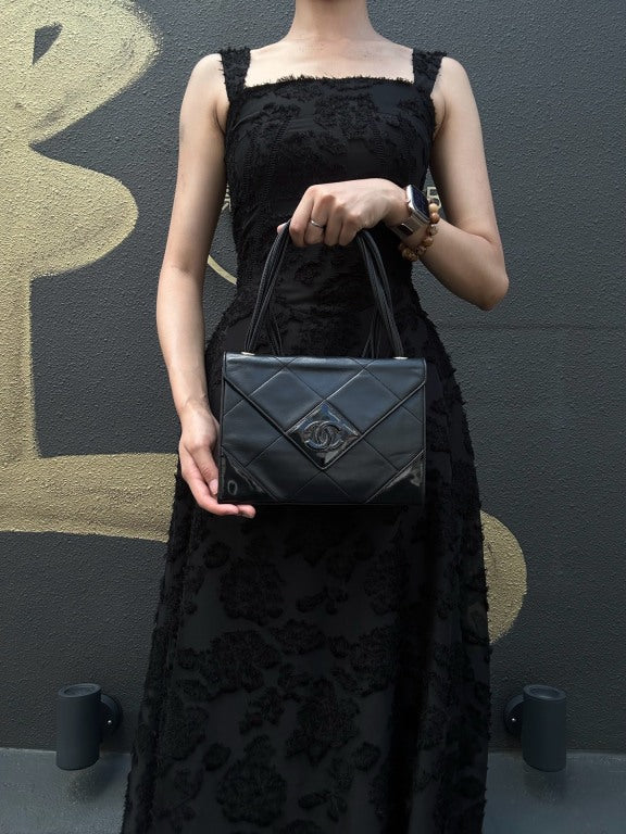 CHANEL Classic Matelasse Black Lambskin Leather Quilted Flap Crossbody Bag