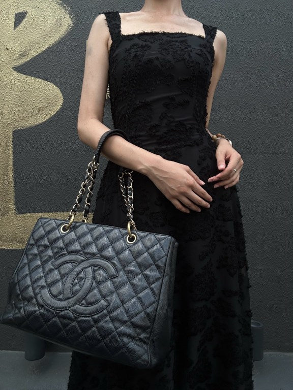 CHANEL Matelasse Black Caviar Leather GST Tote Shoulder Bag With Gold Hardware