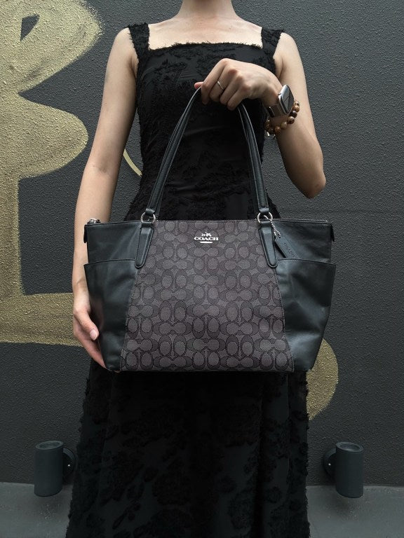 COACH Signature Canvas Tote Shoulder Bag black
