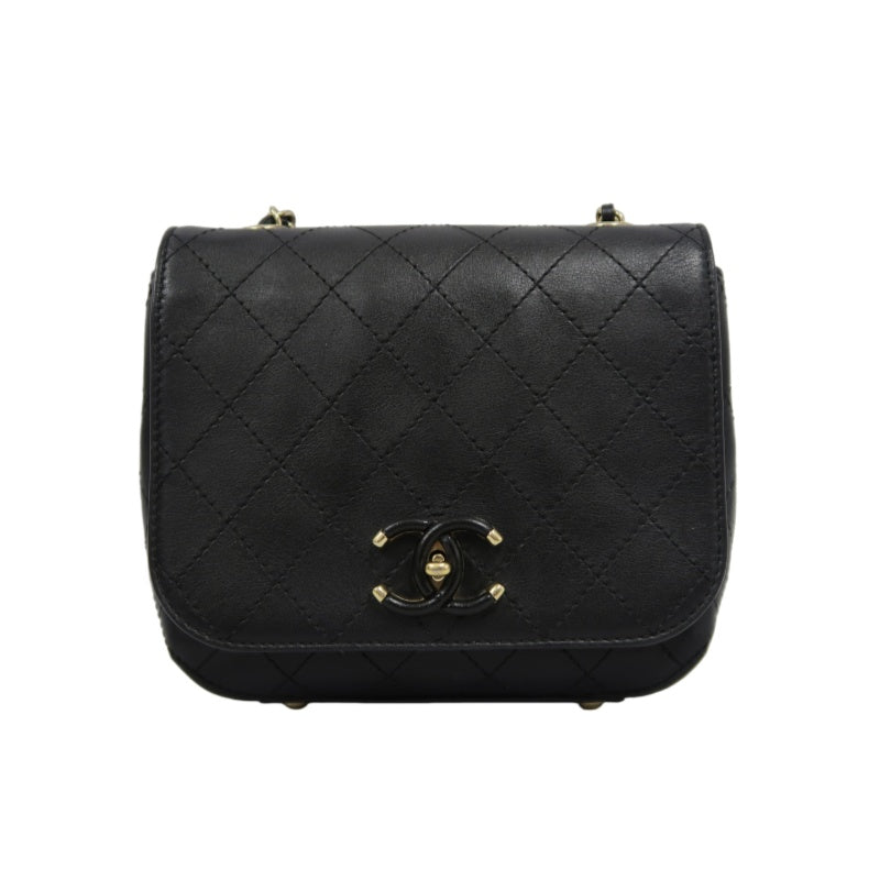 CHANEL Matelasse Handbag, Calfskin, Black, Gold Hardware