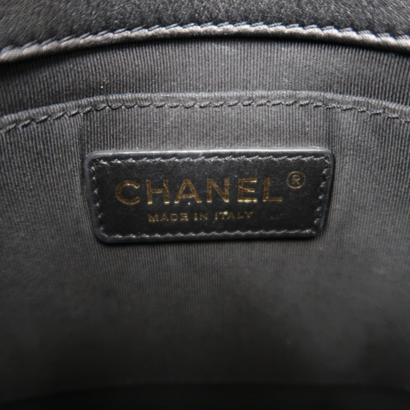 CHANEL Matelasse Handbag, Calfskin, Black, Gold Hardware