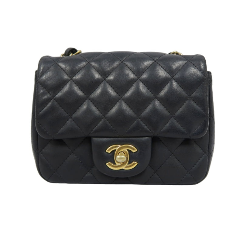 CHANEL Matelasse Shoulder Bag, Lambskin, Black, Gold-tone Hardware