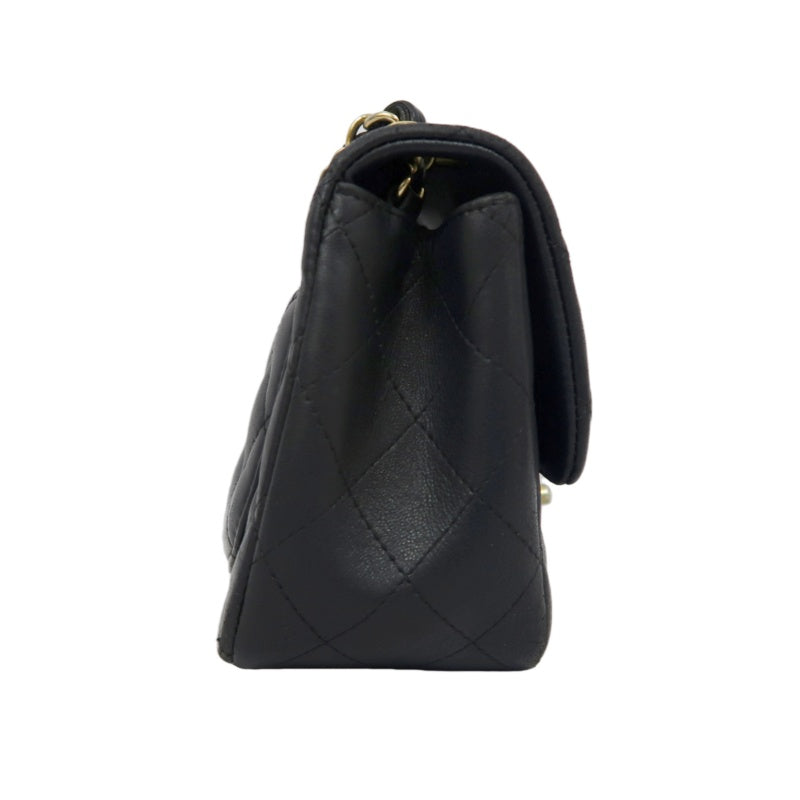 CHANEL Matelasse Shoulder Bag, Lambskin, Black, Gold-tone Hardware