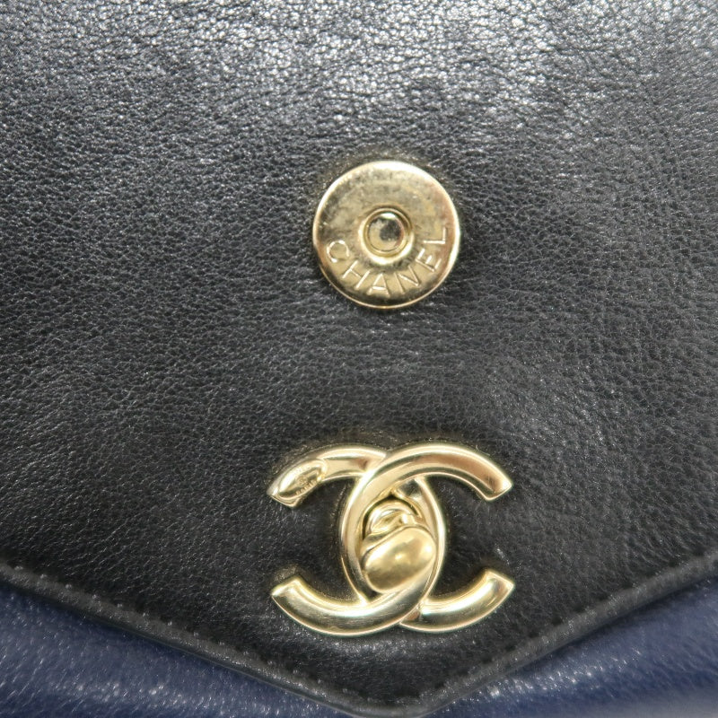 CHANEL Chevron Shoulder Bag Calfskin Navy/Black Gold Hardware