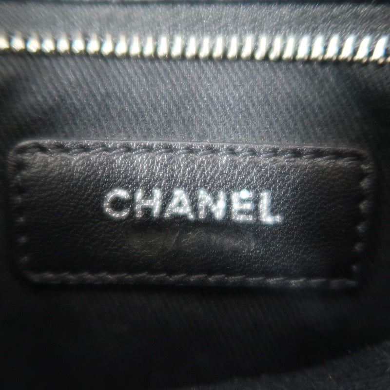 CHANEL Matelasse Lambskin Shoulder Bag Black