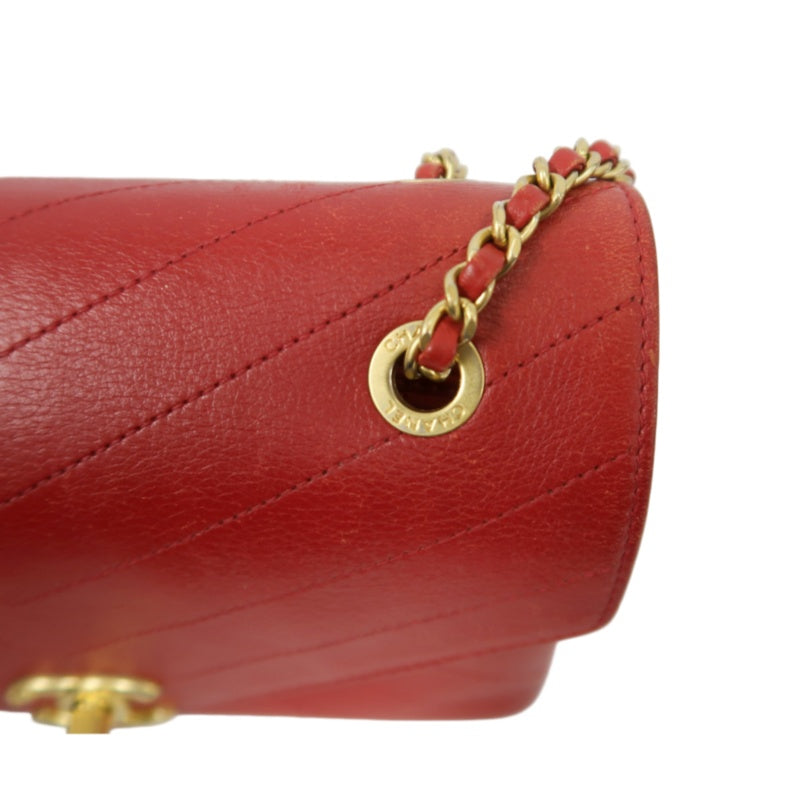 CHANEL Chevron Calfskin Envelope Shoulder Bag Red Gold Hardware
