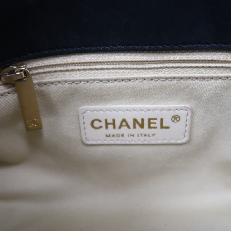 CHANEL Matelassé Calfskin Shoulder Bag Black Gold-Tone Hardware