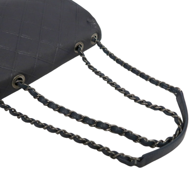 CHANEL Matelassé Calfskin Shoulder Bag Black Gold-Tone Hardware