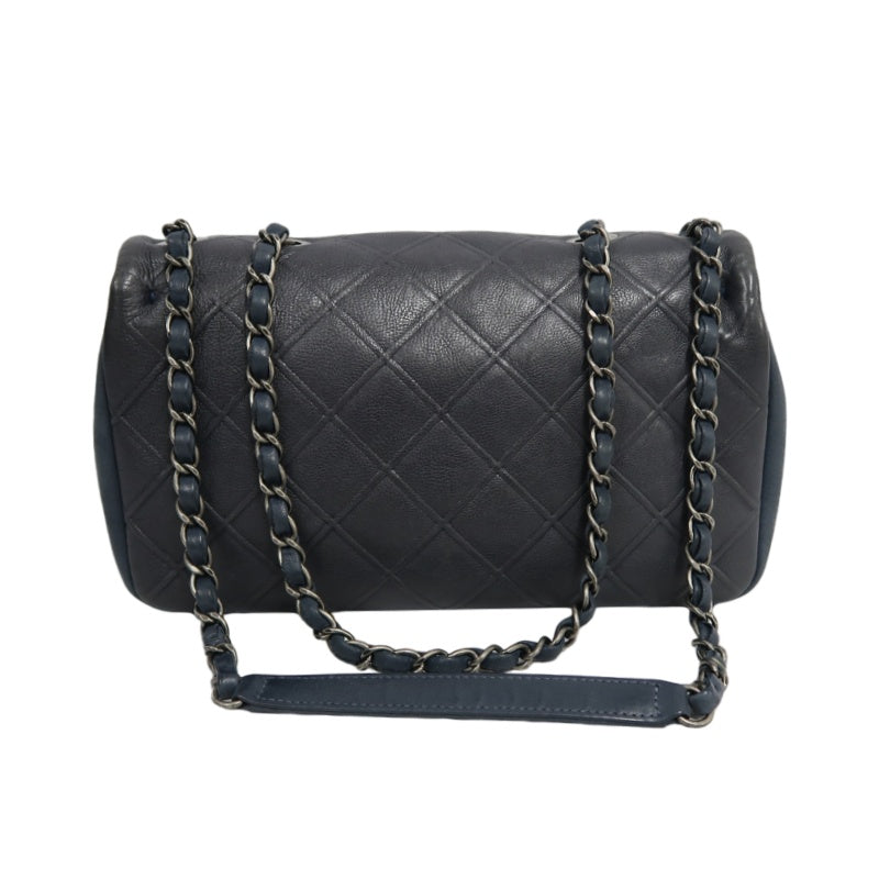 CHANEL Matelassé Calfskin Shoulder Bag Black Gold-Tone Hardware