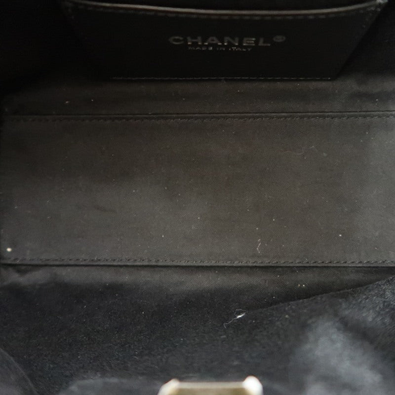CHANEL 25 Lambskin Hobo Bag Black Gold-Tone Hardware