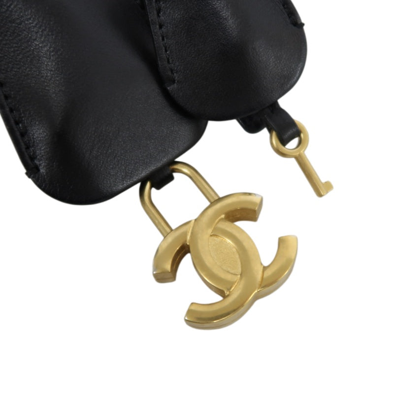 CHANEL CC Filigree Caviar Leather Handbag White/Black Gold-Tone Hardware with Shoulder Strap