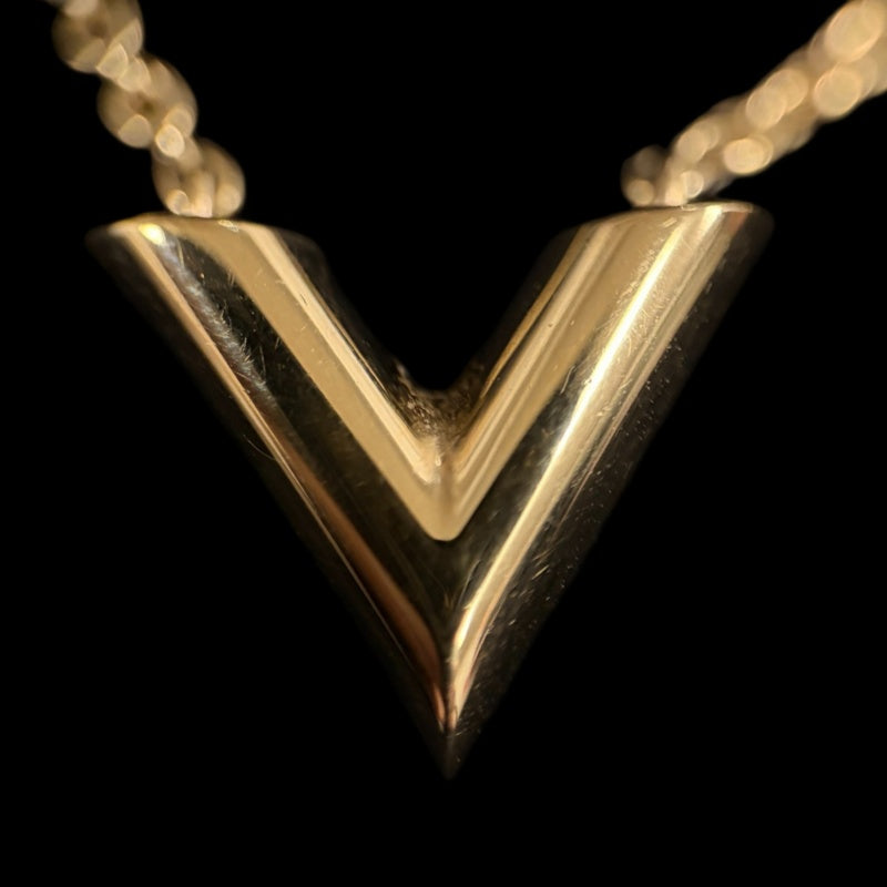 LOUIS VUITTON Necklace Essential V Accessory Gold Metal V Motif 　Box &・Dust Bag