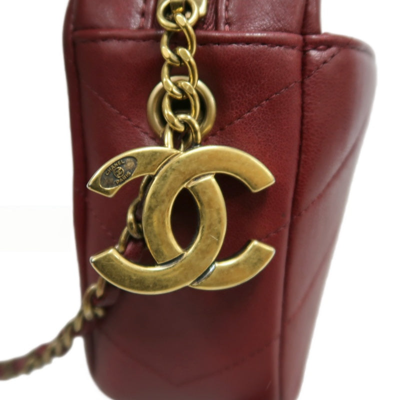 CHANEL Chevron V-stitch Red Calfskin Leather Flap Chain Crossbody Bag With Gold Hardware