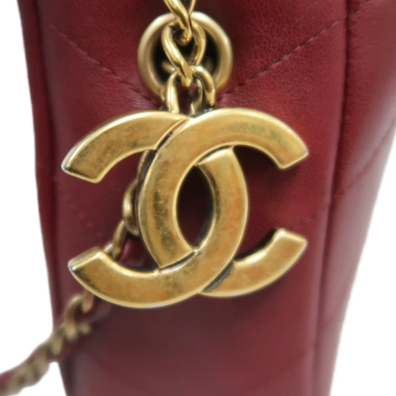 CHANEL Chevron V-stitch Red Calfskin Leather Flap Chain Crossbody Bag With Gold Hardware