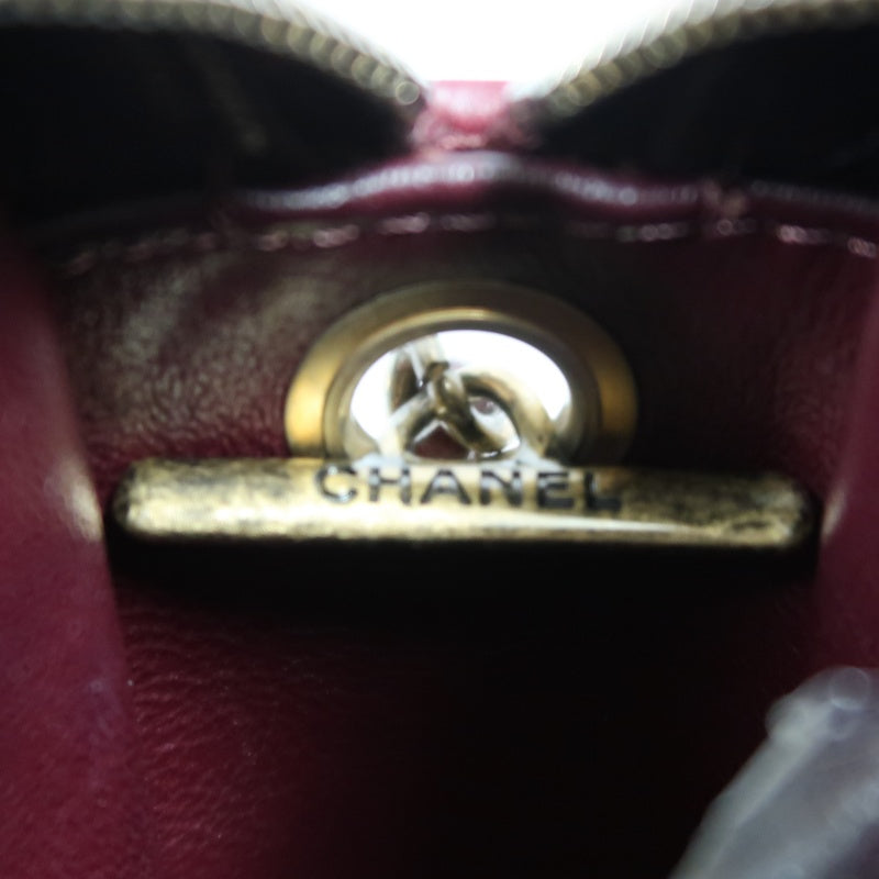 CHANEL Chevron V-stitch Red Calfskin Leather Flap Chain Crossbody Bag With Gold Hardware