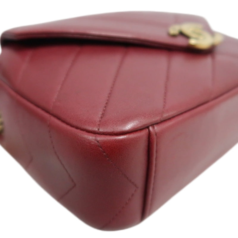 CHANEL Chevron V-stitch Red Calfskin Leather Flap Chain Crossbody Bag With Gold Hardware