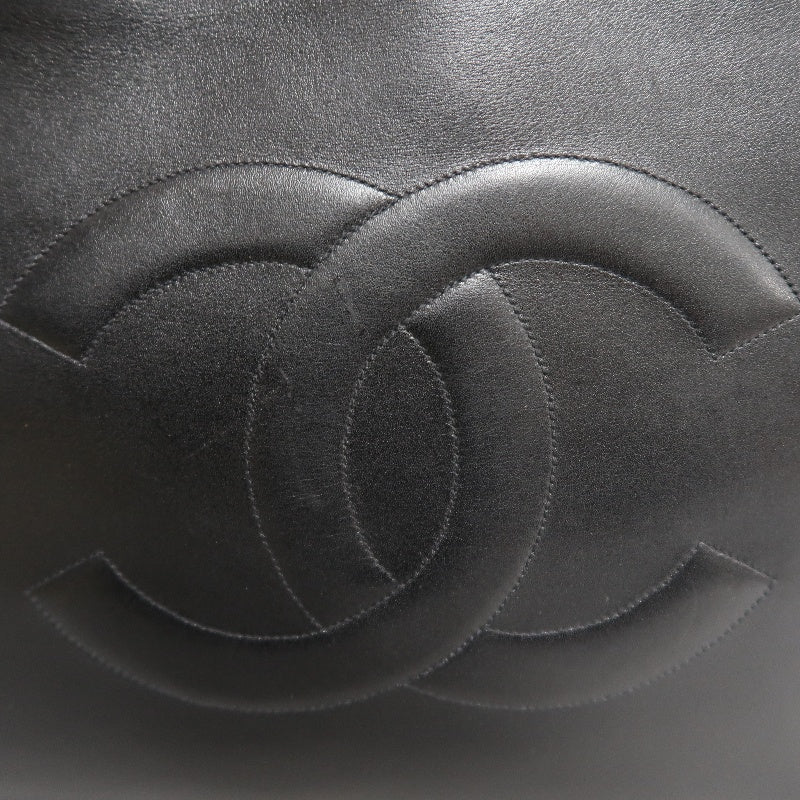 CHANEL XL Embossed CC Logo Lambskin Tote Bag Black Soft Calfskin Gold Hardware Chain Strap Spacious Vintage Iconic Classic Shopping Commute Bag