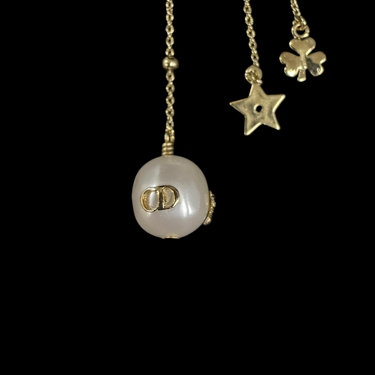 CHRISTIAN DIOR Single Earring Ear Cuff Faux Pearl Gold Metal Star Clover Tassel Charm Cute Elegant