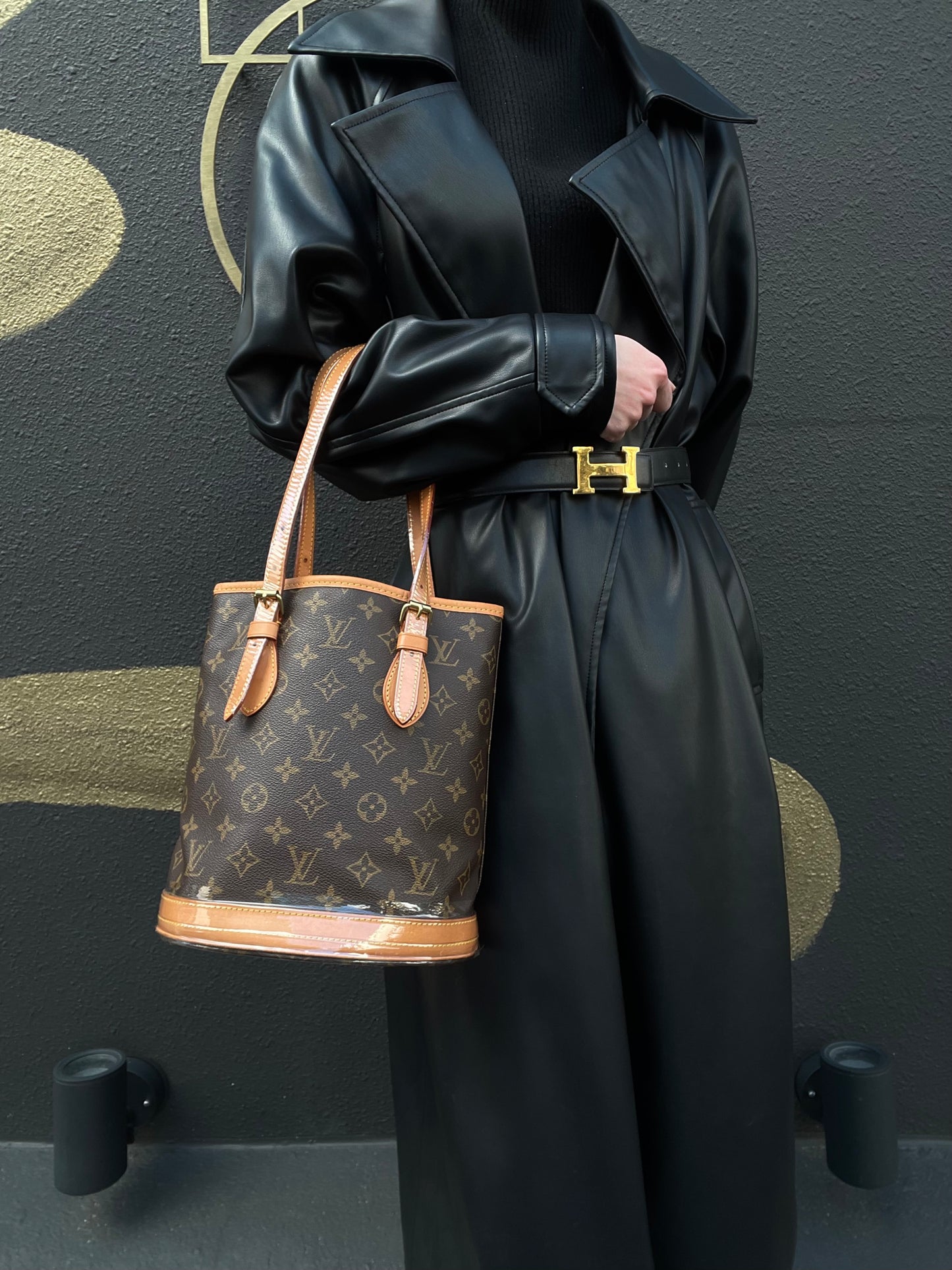LOUIS VUITTON Monogram Brown Bucket Shoulder Bag with Pouch & Dust Bag