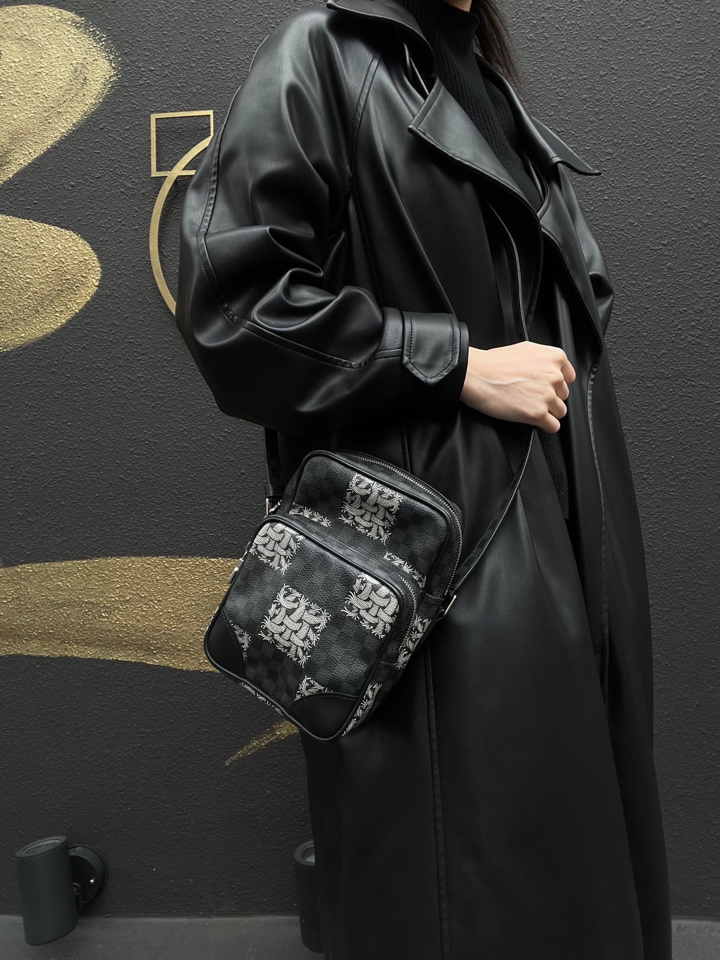 LOUIS VUITTON Amazon Christopher Nemeth Collaboration Damier Graphite Shoulder Bag, Black PVC Double-layer Crossbody Camera Bag