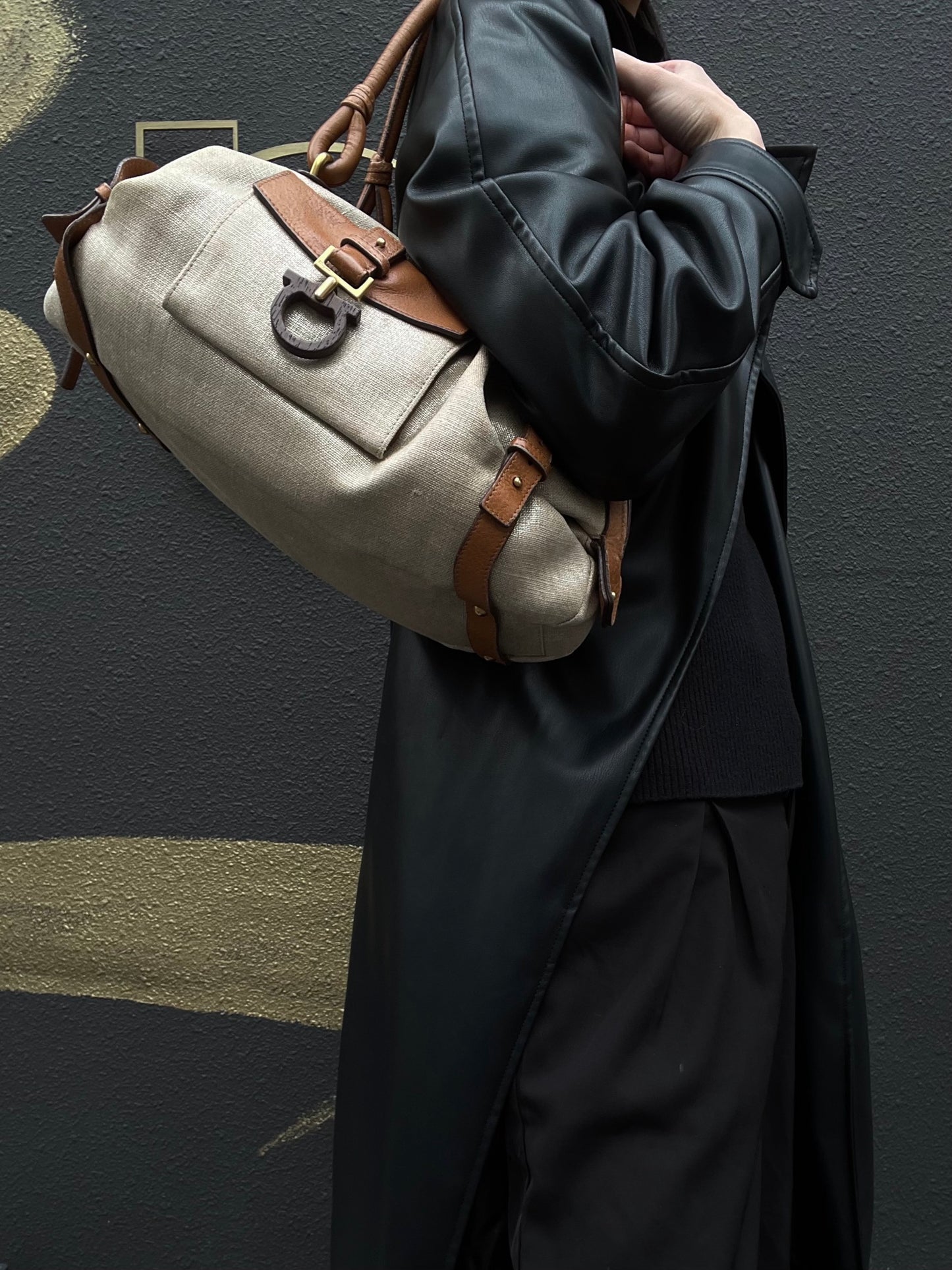 FERRAGAMO shoulder bag, canvas, beige, gold hardware, calfskin leather