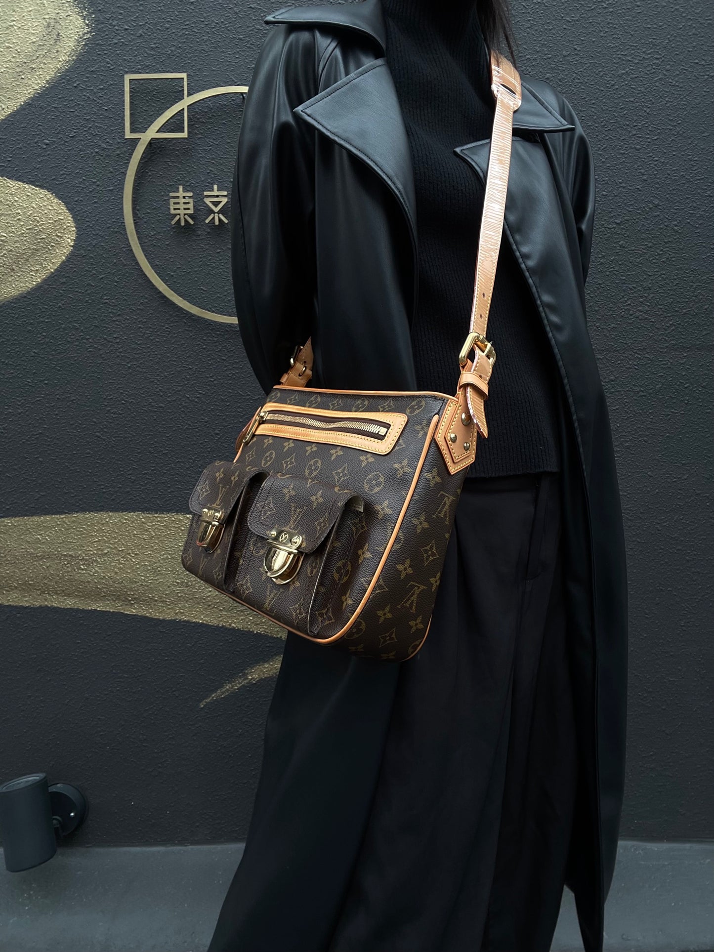 LV Monogram Brown Hudson Manhattan Shoulder Bag with Dust Bag