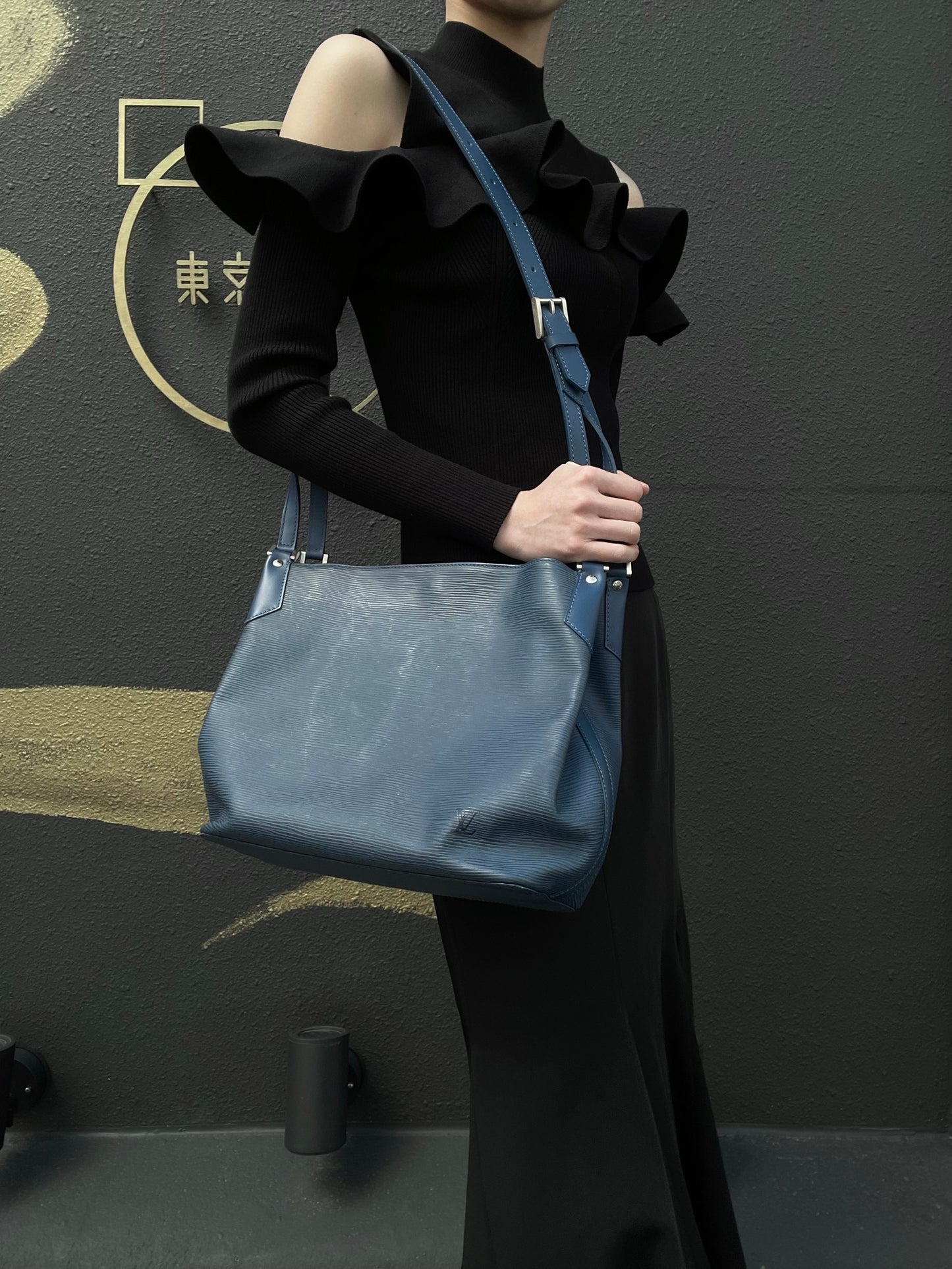 LOUIS VUITTON (LV) Epi Mandara MM Blue Shoulder Crossbody Bag with Silver Hardware